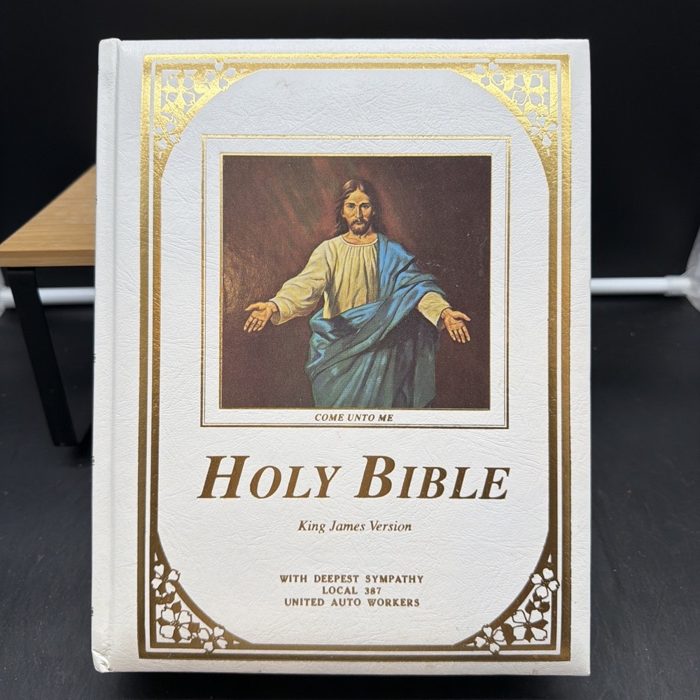 Vintage (90's) White Cover Family Holy Bible, KJV, Goodwill Publishing, 1990